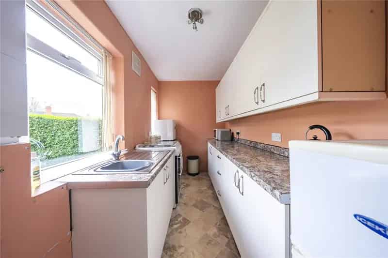 Spacious Semi Detached House with Garden and Ample Parking