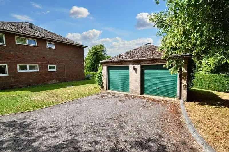 2 Bed Flat for Sale in Over 55s Development