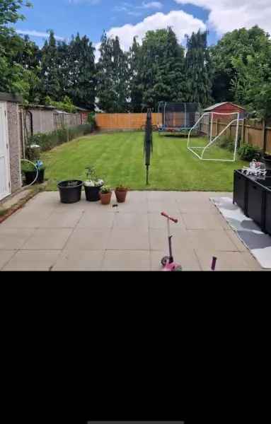 House For Rent in Reigate and Banstead, England