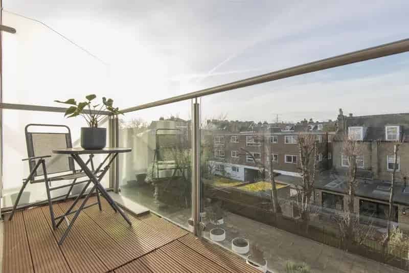 2 Bedroom Apartment to Rent Richmond Hill