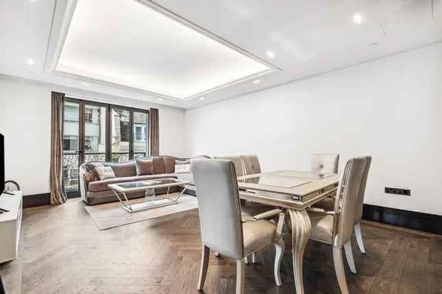 Flat for sale in Clarges, Mayfair, London W1J, United Kingdom