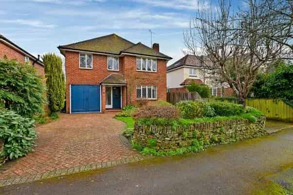 Family Home Blenheim Drive Oxford Detached House