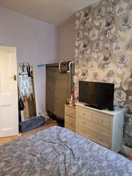 Flat For Rent in Southend-on-Sea, England