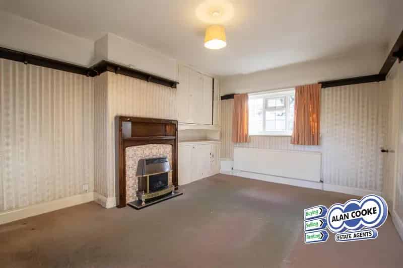 3 Bedroom Semi Detached House to Rent Requiring Modernisation