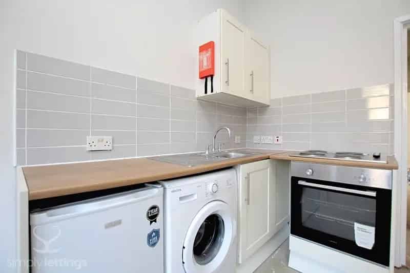 1 Bedroom Flat House to Rent Near Preston Park