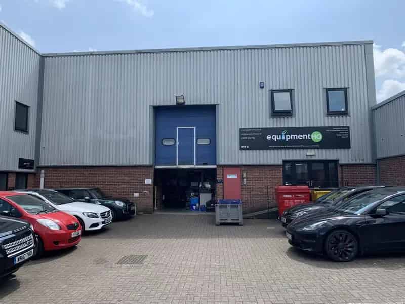 Industrial Warehouse Unit Bishop's Stortford - Showroom Office Storage Parking