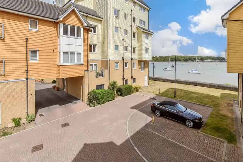 2 Bedroom Apartment for Sale - Modern, Convenient Living