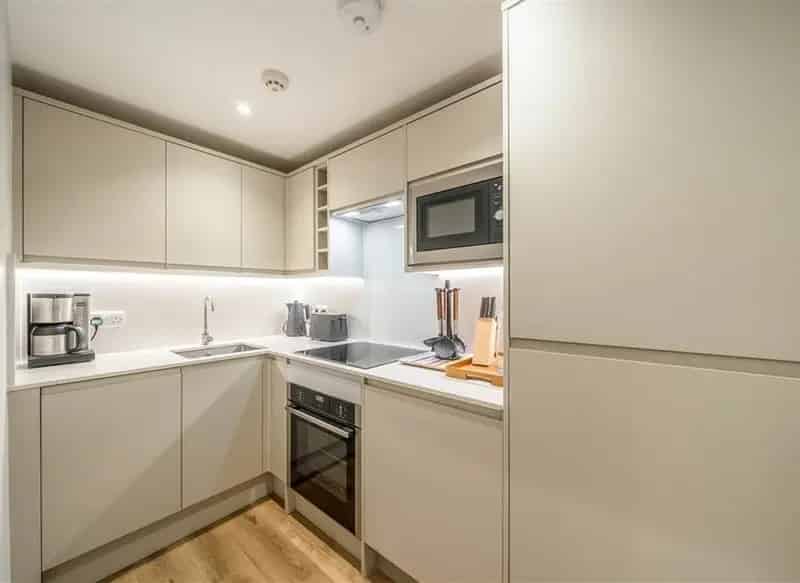 Refurbished Studio Apartment with Concierge Near Great Restaurants