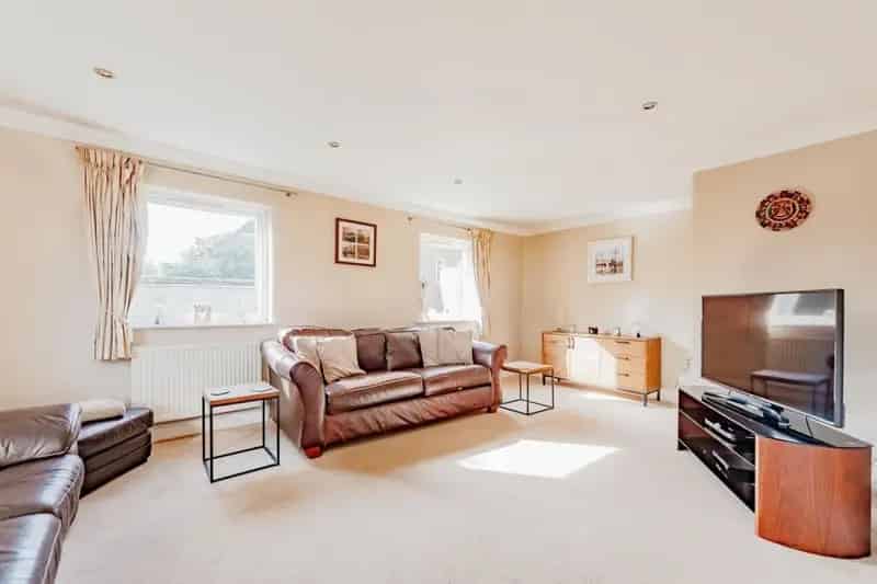 4-6 Bedroom Detached Family Home with Flexible Accommodation and Stunning Views