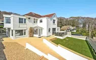 The Retreat: Picturesque Countryside Home Near Porthpean Beach