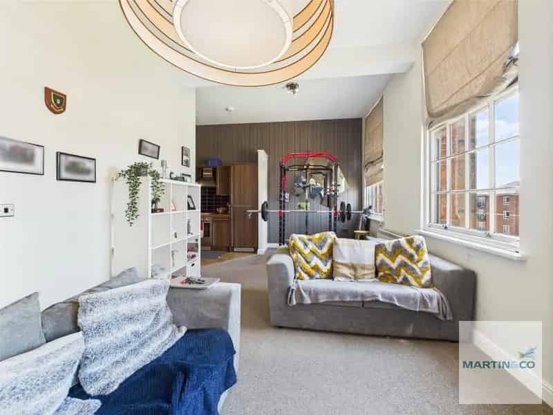 Luxury 2 Bedroom Apartment Highcroft Hall Stunning City Views