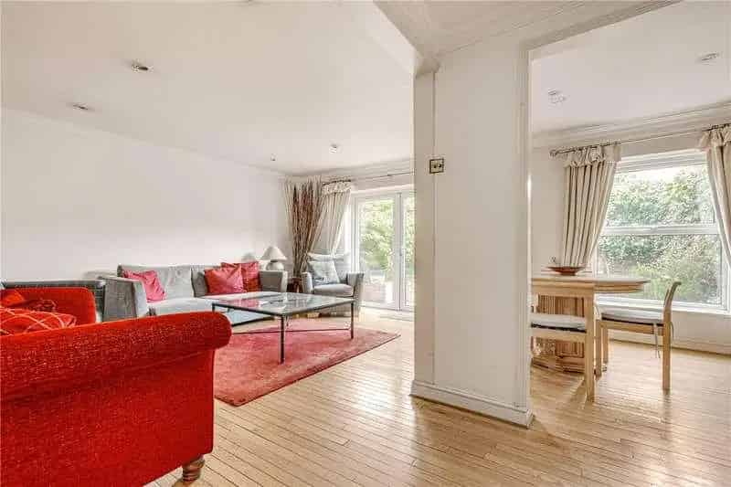 4 bed house for sale