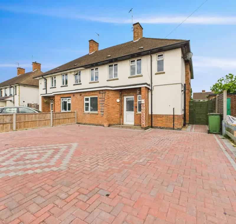 4 Bedroom Semi-Detached House to Rent in Blaby