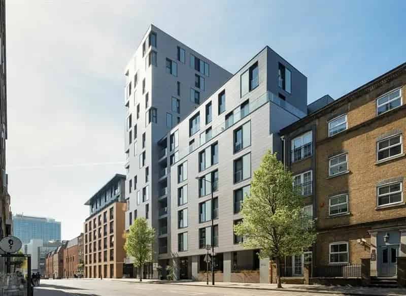 Two Bedroom Furnished Apartment in Wapping with Concierge and Roof Terrace