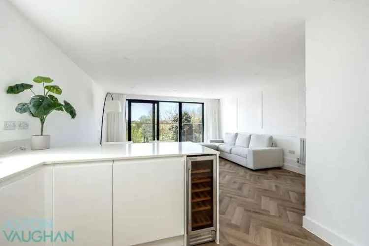 2 Bed 2 Bath Hove Apartment Near Hove Park