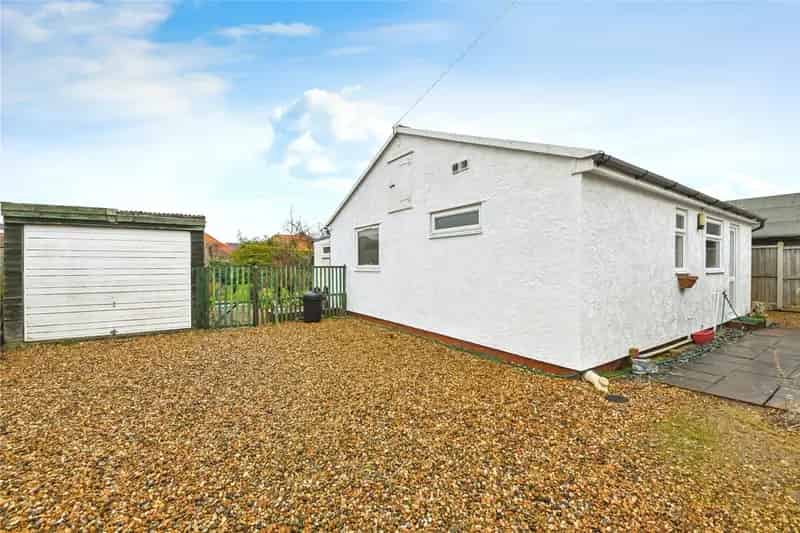 Two Bedroom Detached Bungalow with Annexe Near Kirby Cross Train Station