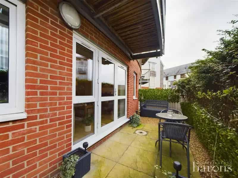 1 Bed Flat for Sale Ground Floor Apartment Allocated Parking