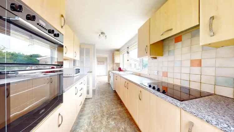 4 Bedroom Detached House to Rent