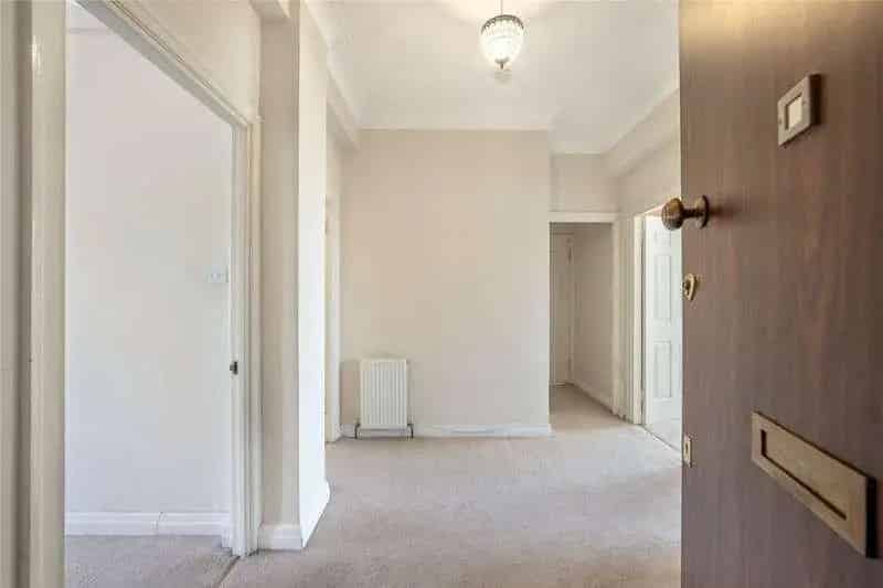 2 Bed Flat for Sale near St John's Wood Station