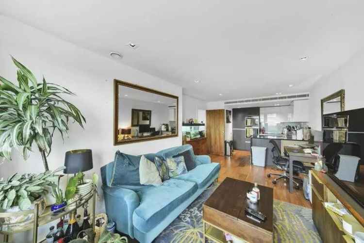 2 Bed Flat for Sale Near Kew Bridge Station