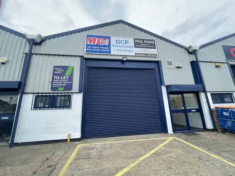 Trade Counter Unit Harlow Central Location