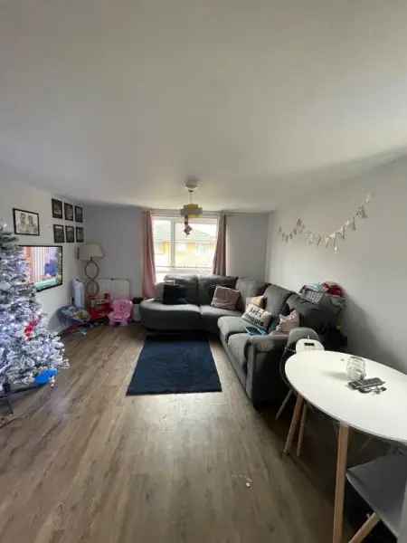 Flat For Rent in Watford, England