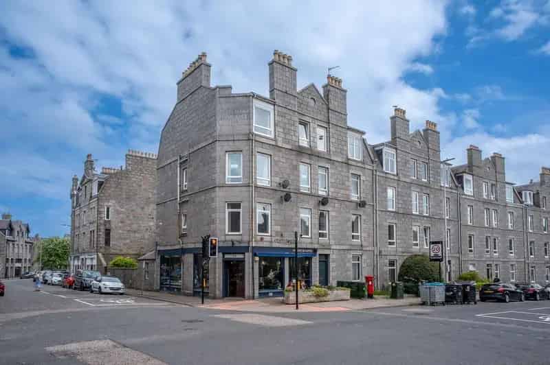 2 Bedroom Flat for Sale in Aberdeen Rosemount