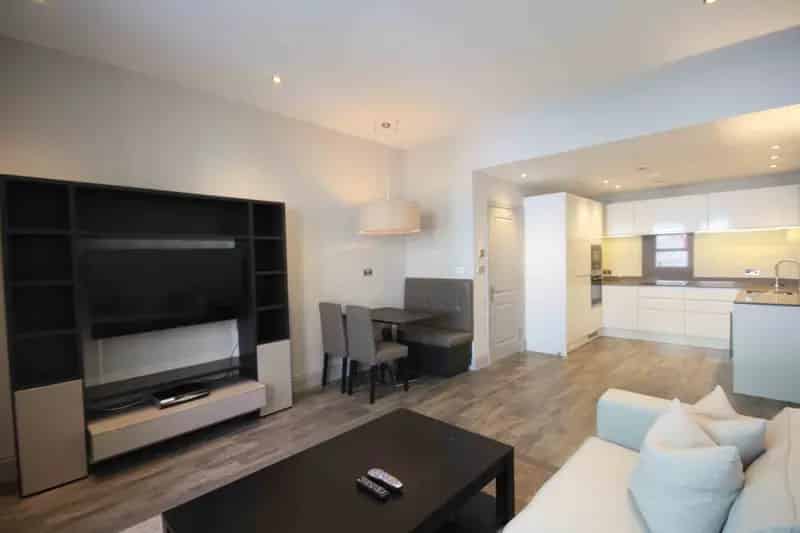 2 Bedroom Apartment House to Rent