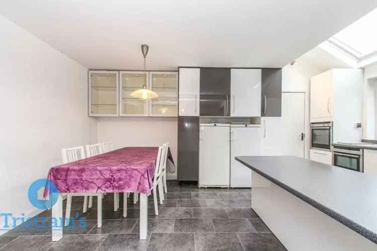 4 Bedroom Detached House to Rent