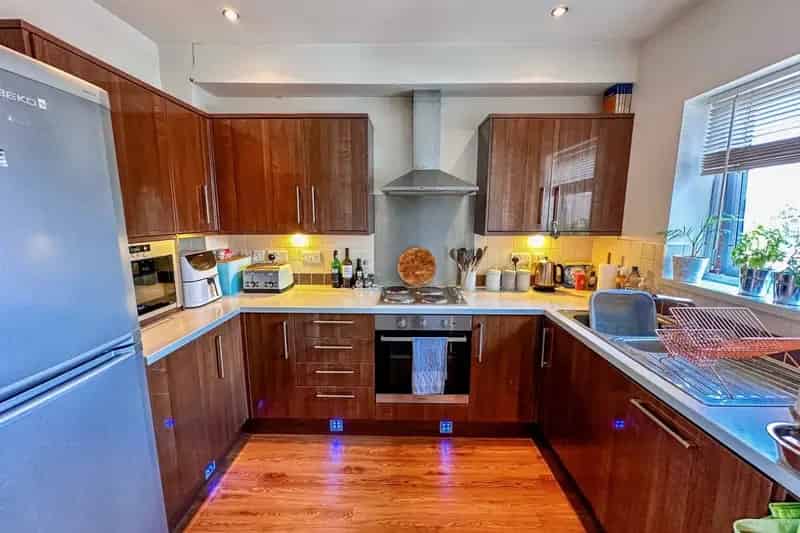 Three Double Bedroom Townhouse Near Lincoln City Centre