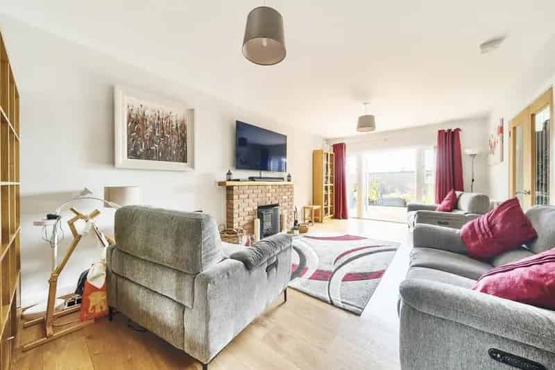 2017 Detached Family Home, Four Double Bedrooms, Open Plan Living