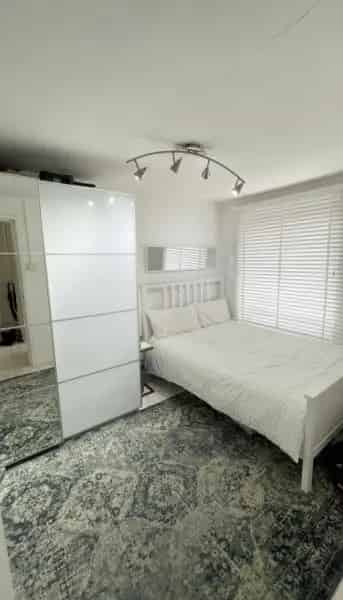 Converted Maisonette near Shepherds Bush Station