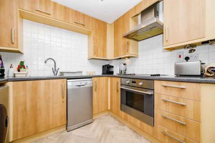 2 Bed Apartment St Albans Chain Free Allocated Parking Modern Kitchen