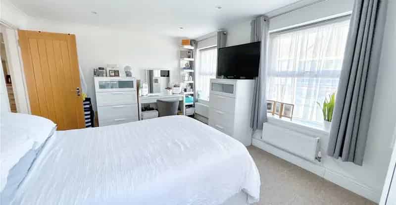2 bedroom property for sale