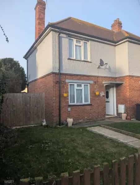3 Bedroom House Large Garden Dining Room Downstairs Toilet