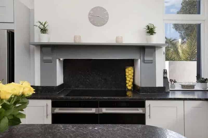 4 Bed Semi-Detached House with Sea Views