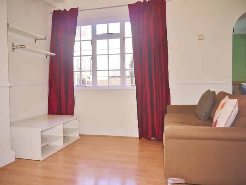 1 Bedroom Apartment House to Rent in East London
