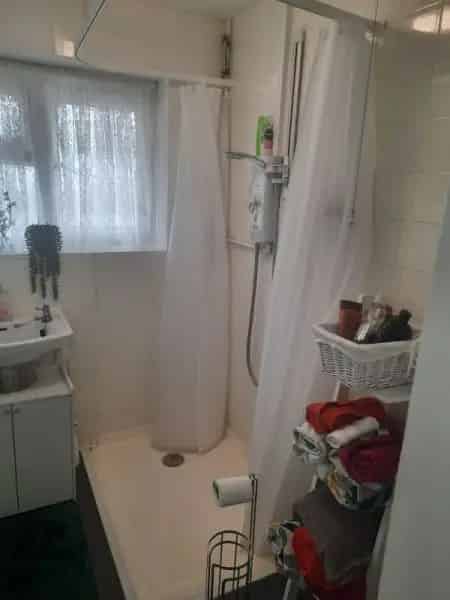 1 Bed Bungalow Near Bus Stop