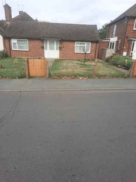 Bungalow For Rent in East Hertfordshire, England