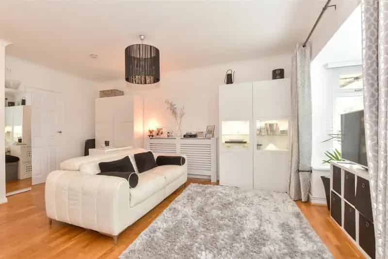 1 Bedroom Maisonette to Rent Near Cranleigh