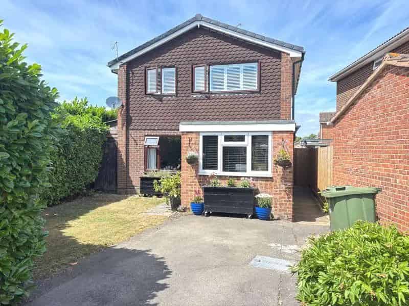 3 Bedroom Detached House For Sale
