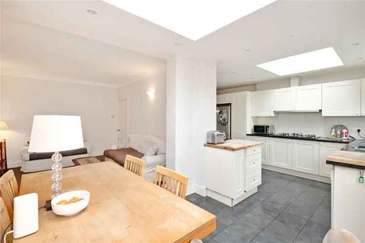 4 bedroom house in West Norwood