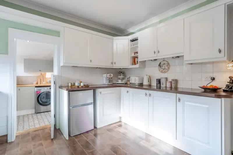5 Bedroom Edwardian House Near Beach