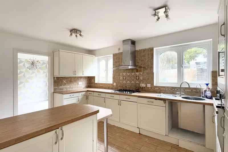 4 bedroom House
 To Rent