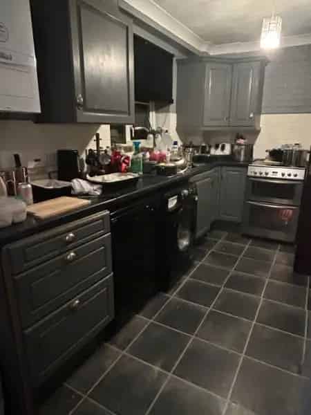 Large House with New Bathroom, Big Garden & Drive for 4 Cars