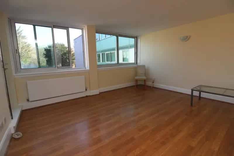 3 Bedroom Flat Near Withdean A27 A23