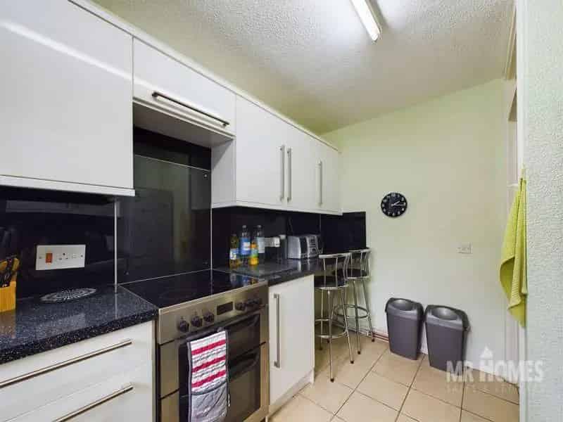 2 Bed Retirement Flat for Sale Private Garden Modern Kitchen