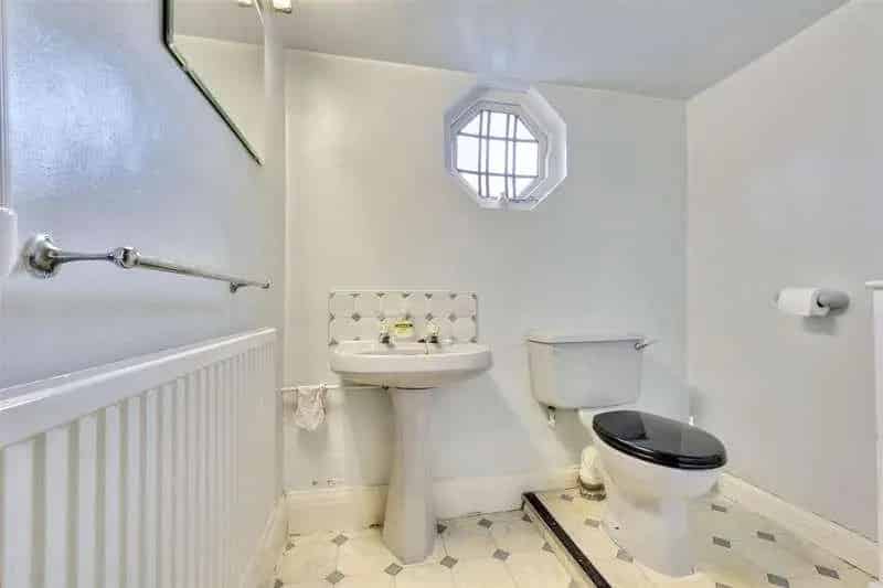 5 Bed Detached House For Sale