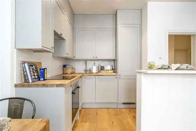 Flat to rent in Nottingham Place, London W1U