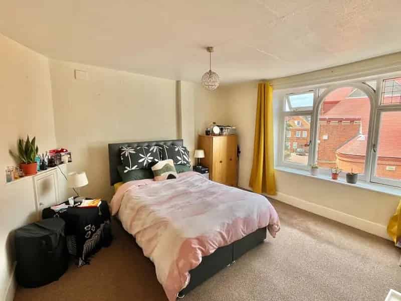1 bedroom  Flat for sale, Folkestone, Kent, CT20